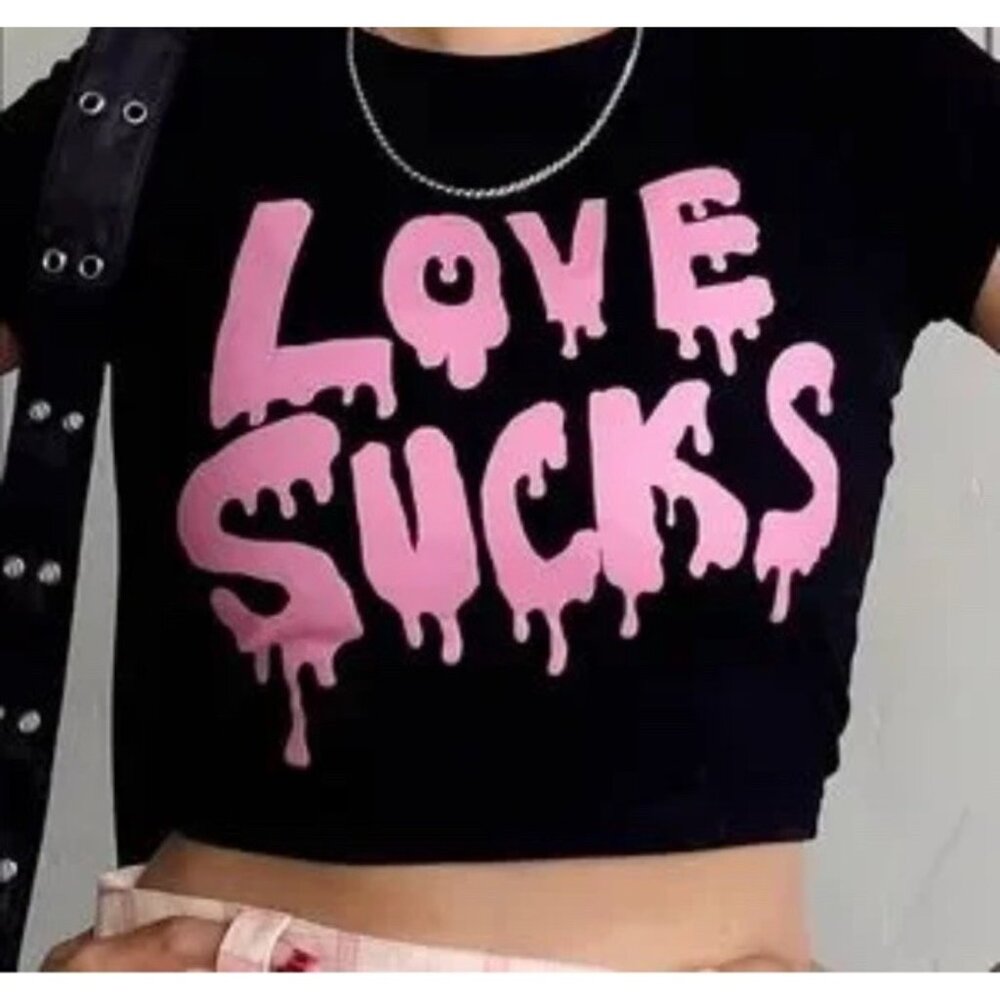 Princess Polly Crop Top T-Shirt Women’s 6 Love Sucks Black & Pink Graphic Tee